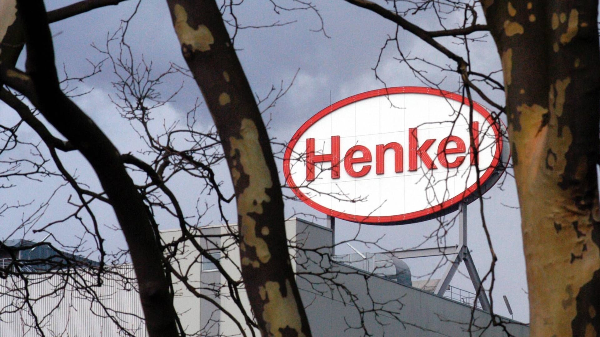 Logo der Firma Henkel (Symbolbild): Das Vermögen der Familie Henkel wir auf 15, 2 Milliarden Euro geschätzt.