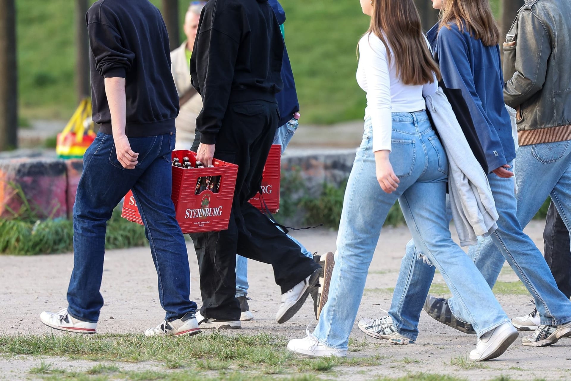 Jugendliche mit Alkohol