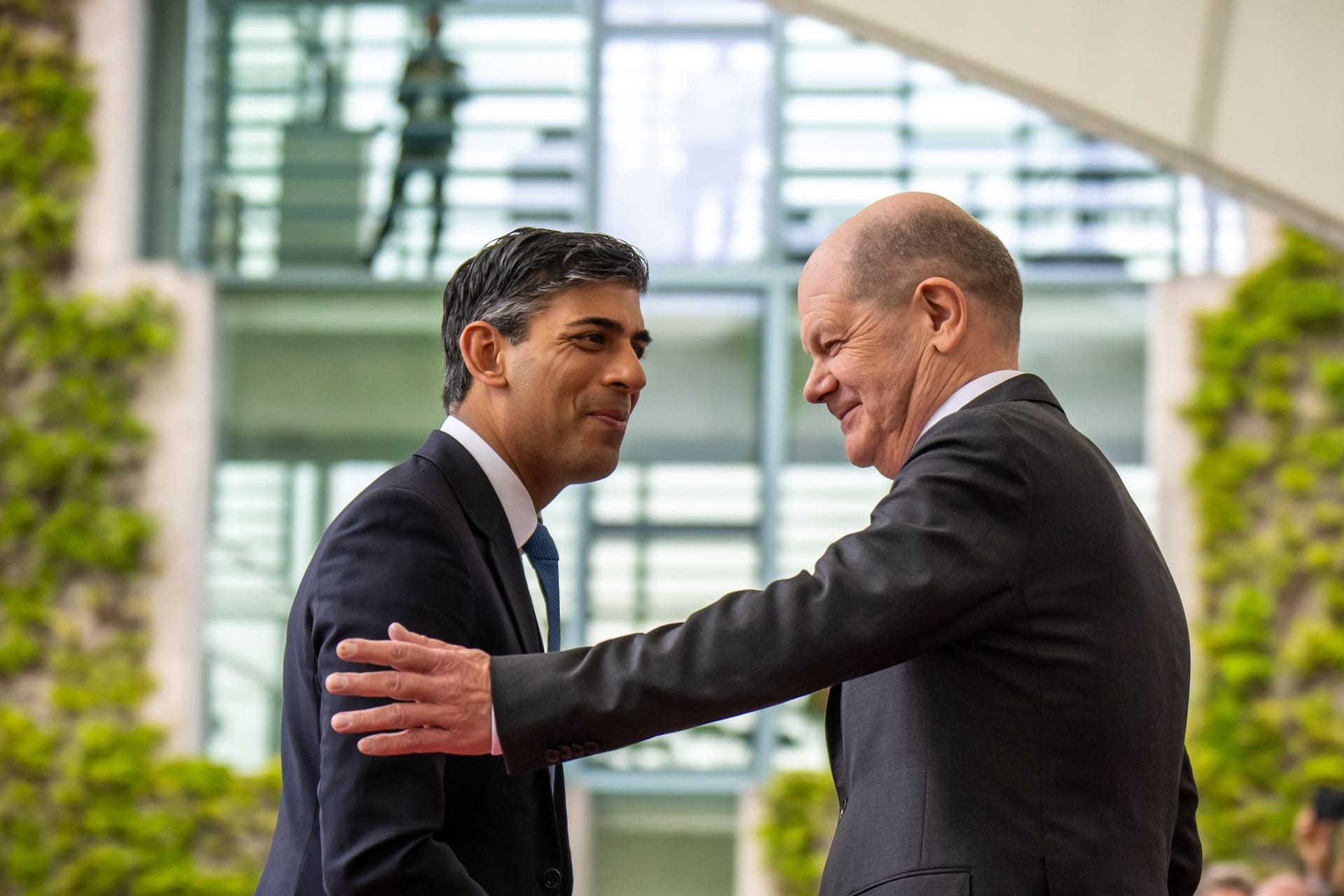 Olaf Scholz + Rishi Sunak