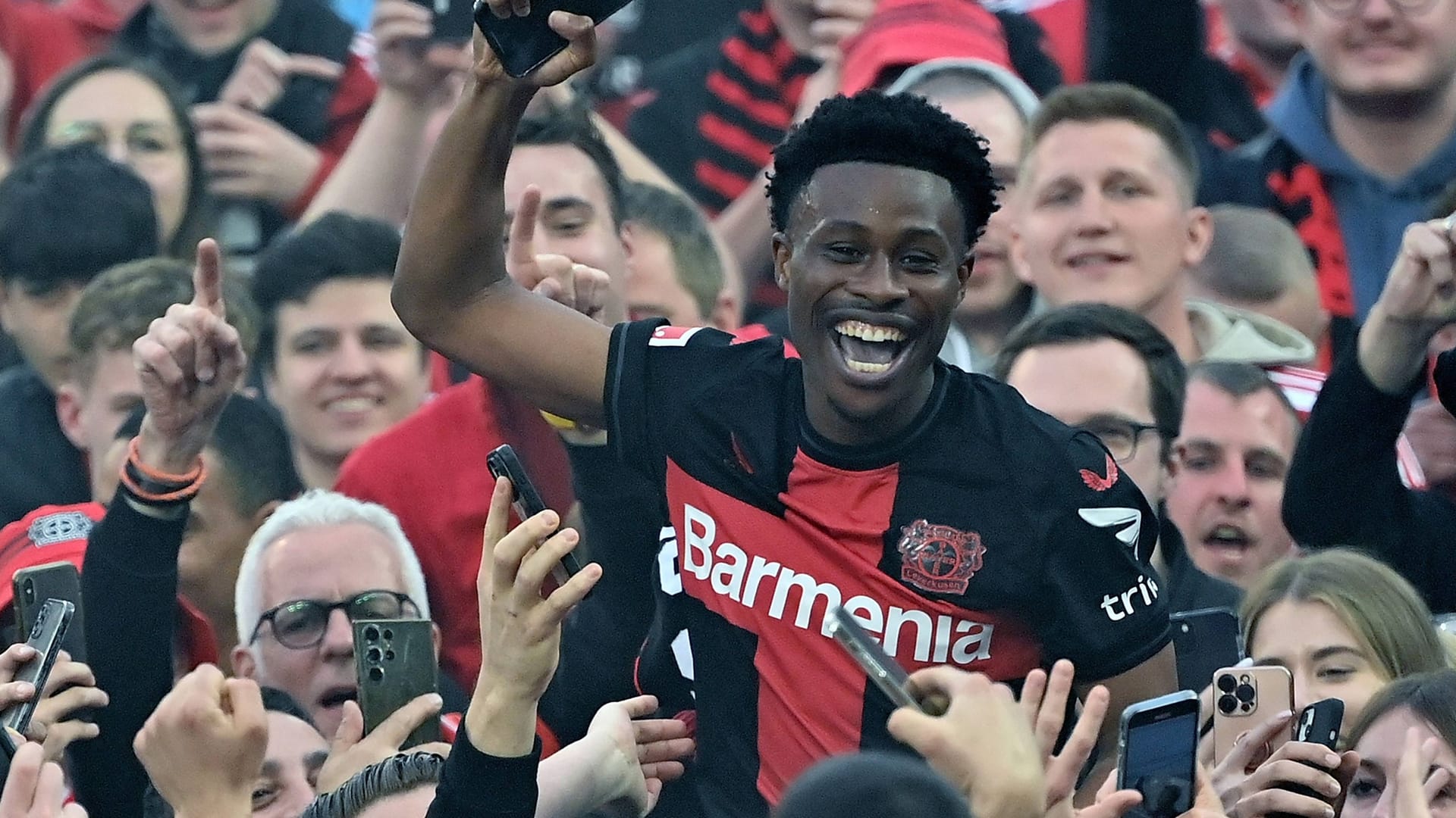 Nathan Tella: Leverkusen besiegte Bremen mit 5:0 und euphorisierte die Fans.