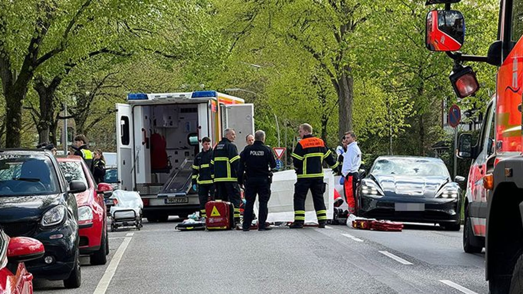 HamburgVolksdorf Porsche erfasst Seniorin auf Fahrrad tot