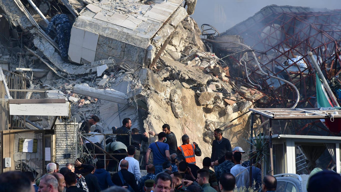 Die zerstörte iranische Botschaft in Damaskus: Der Iran beschuldigt Israel.