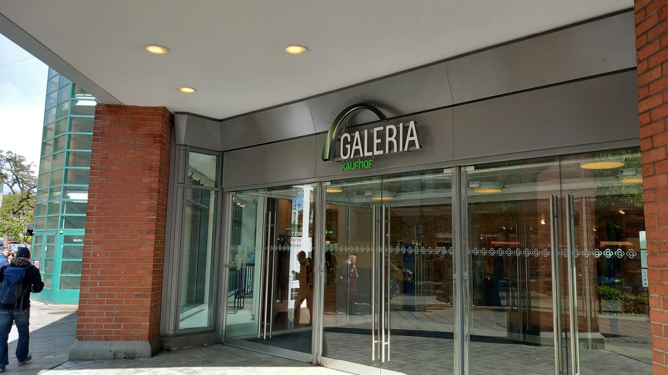 Was passiert mit der Galeria-Filiale am Rotkreuzplatz? Sie ist eine von vier Filialen der insolventen Kaufhauskette in München.
