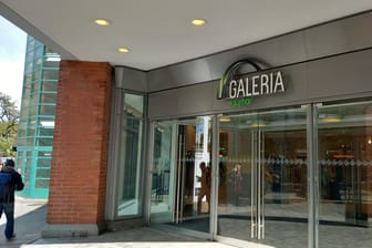 Was passiert mit der Galeria-Filiale am Rotkreuzplatz? Sie ist eine von vier Filialen der insolventen Kaufhauskette in München.