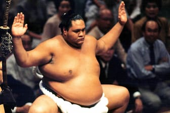 Akebono Anfang der 1990er Jahre: Der auf Hawaii geborene Sumoringer hat es als erster Ausländer im urjapanischen Traditionssport zum Rang des Yokozuna gebracht.