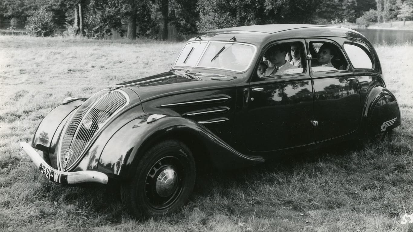 Peugeot 402 Kombi: Das Modell aus dem Jahr 1936 hatte gleich sieben Sitzplätze.