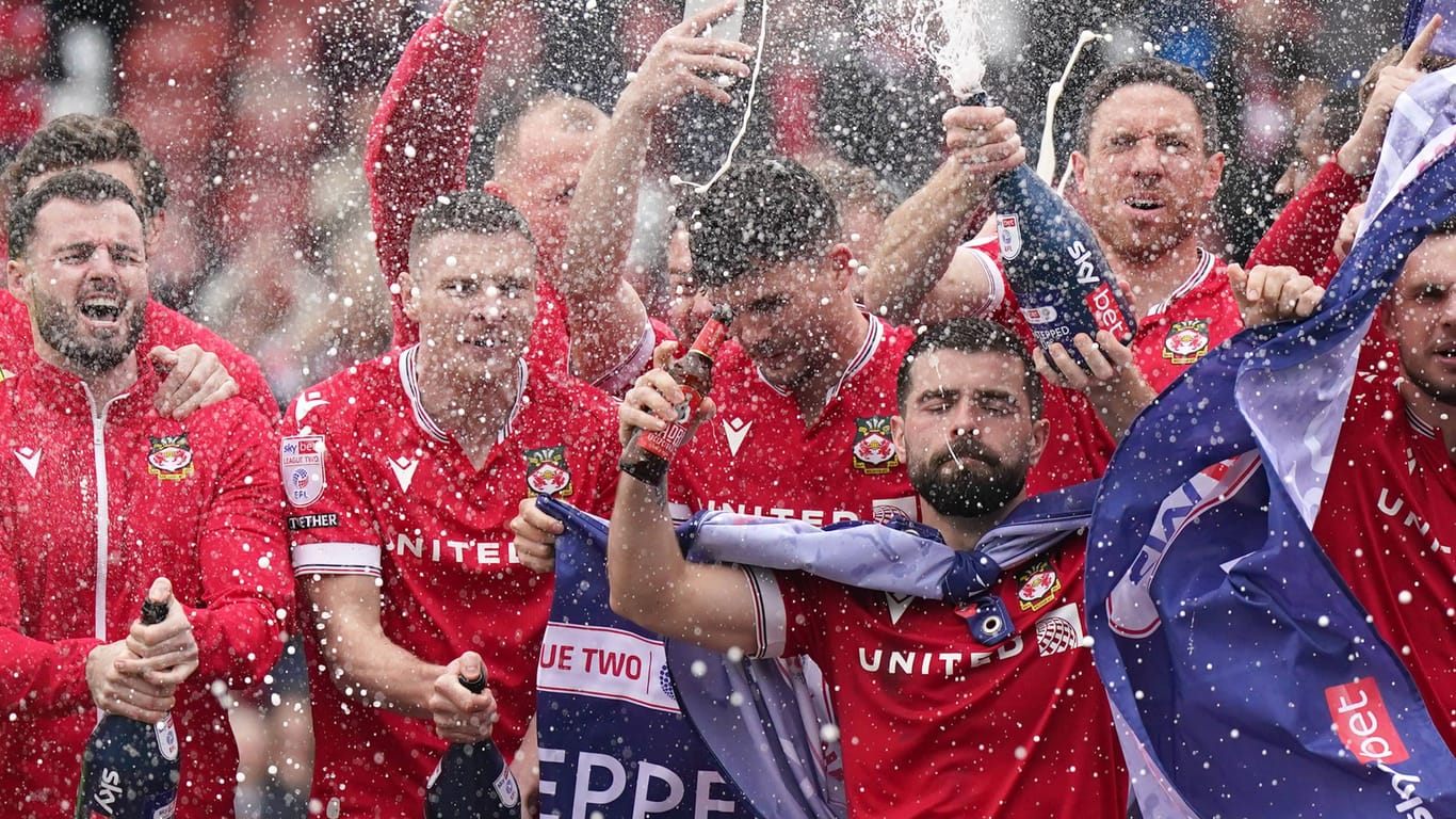 Party in Wales: Der AFC Wrexham spielt nächstes Jahr in der League One.