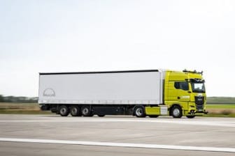 Fahrerlos über die Straßen: Der Lkw-Hersteller MAN hat Anfang April die Genehmigung zur Erprobung fahrerloser Lastwagen auf der Autobahn erhalten.
