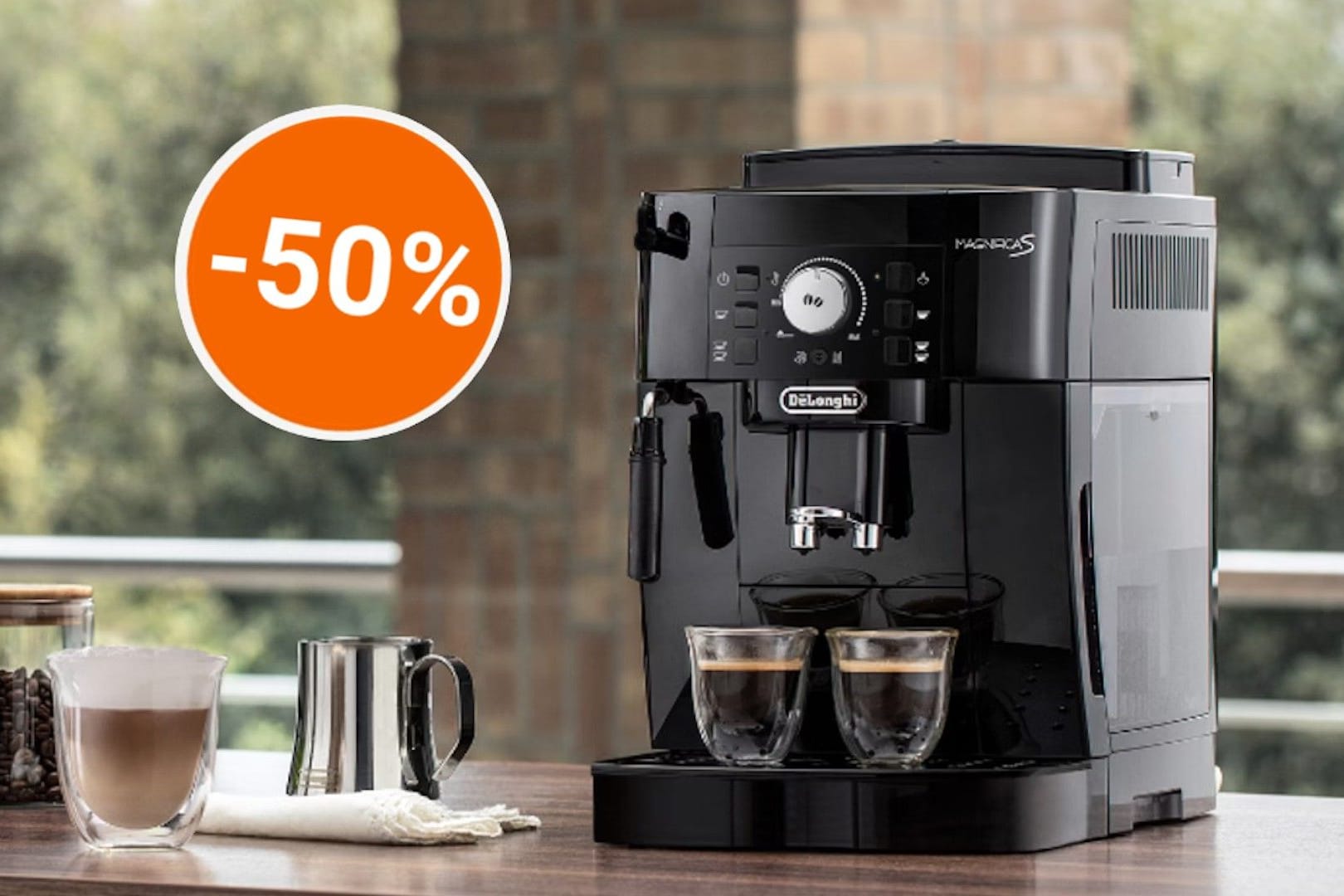 Der Kaffeevollautomat von De'Longhi ist heute für weniger als 250 Euro erhältlich.