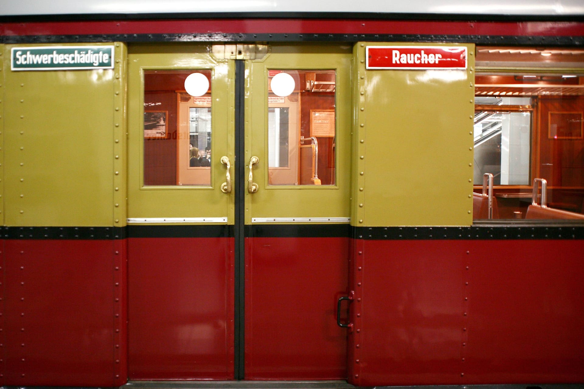 Historischer Waggon der Berliner S-Bahn (Archivbild): Der Betreiber plant ein viertägiges Jubiläumsfestival