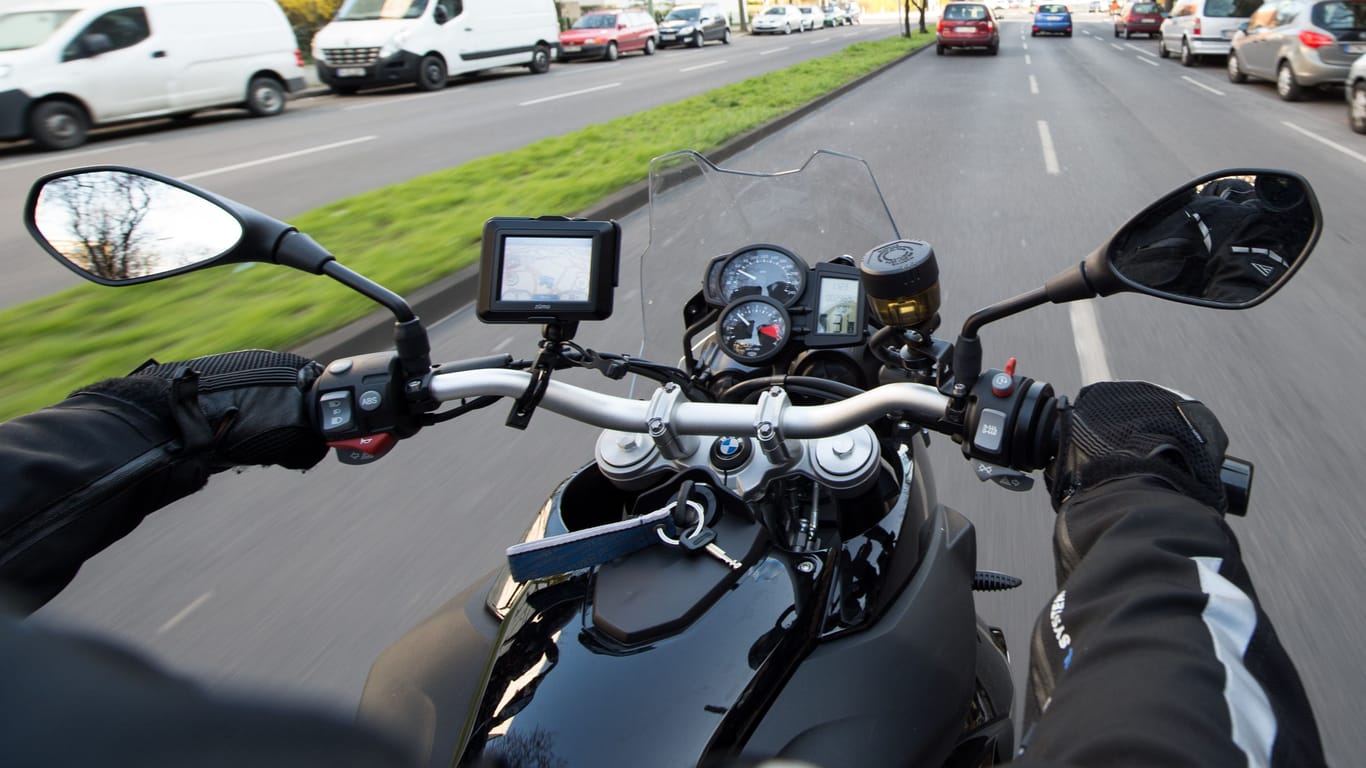 In die Motorradsaison sollten Biker nur starten, wenn auch der Versicherungsschutz stimmt.