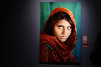 Das weltberühmte Porträt von Sharbat Gula: 17 Jahre kannte der Fotograf ihren Namen nicht.