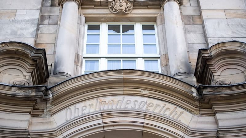 Blick auf den Eingang zum Oberlandesgericht Düsseldorf (Symbolbild): Hier beginnt am 25. April der Prozess gegen mutmaßliche IS-Terroristen. Blick auf den Eingang zum Oberlandesgericht Düsseldorf (Symbolbild): Hier beginnt am 25. April der Prozess gegen mutmaßliche IS-Terroristen.