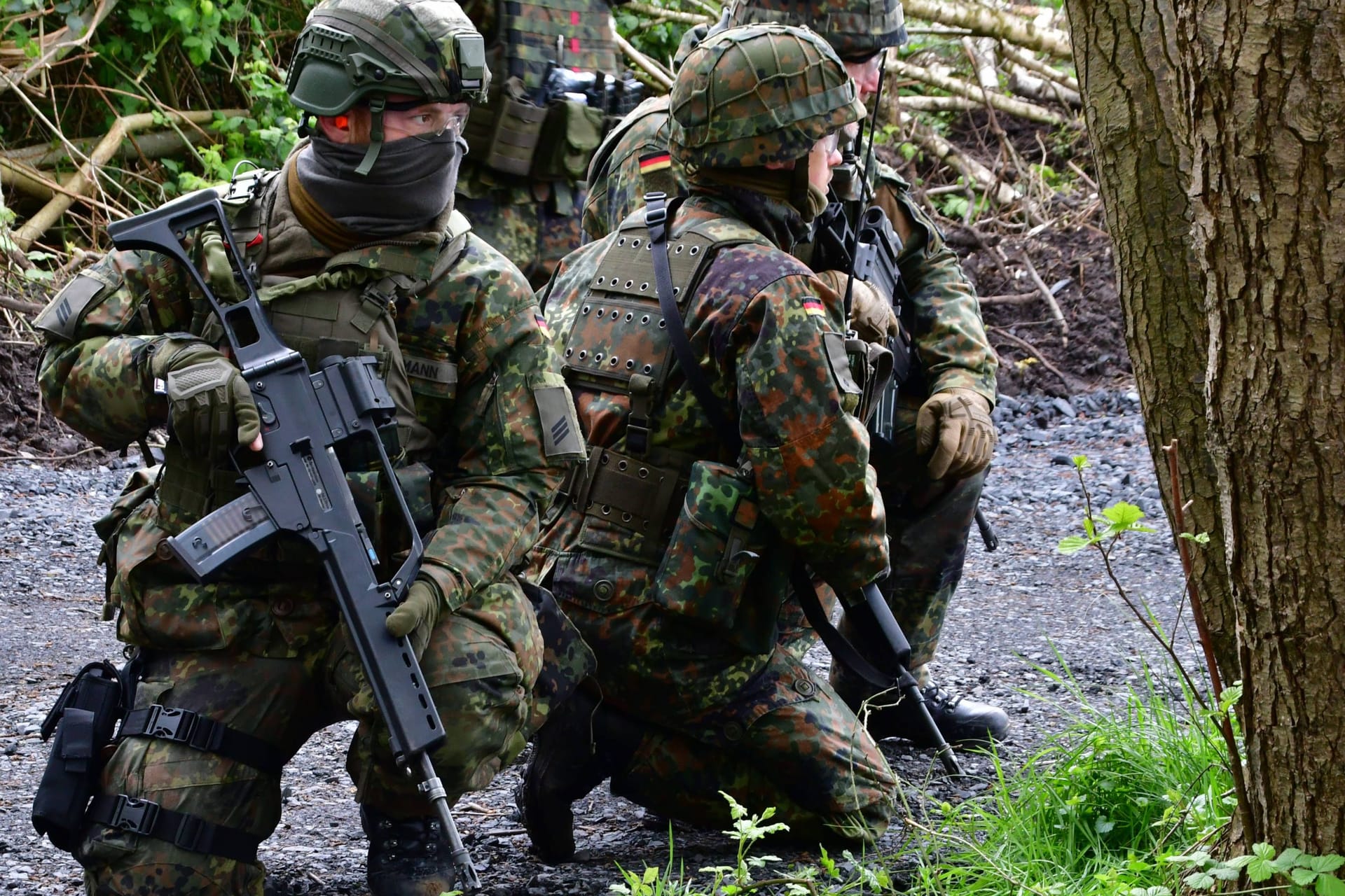 Soldaten beim Training (Symbolbild): Es wird über die Wiedereinführung einer Wehrpflicht diskutiert.