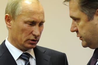 Russlands Machthaber Wladimir Putin (l.) mit Sergei Schmatko: Der Sonderbeauftragte des Präsidenten hatte vor seinem Tod eine geschäftliche Verbindung zum Euref-Campus.