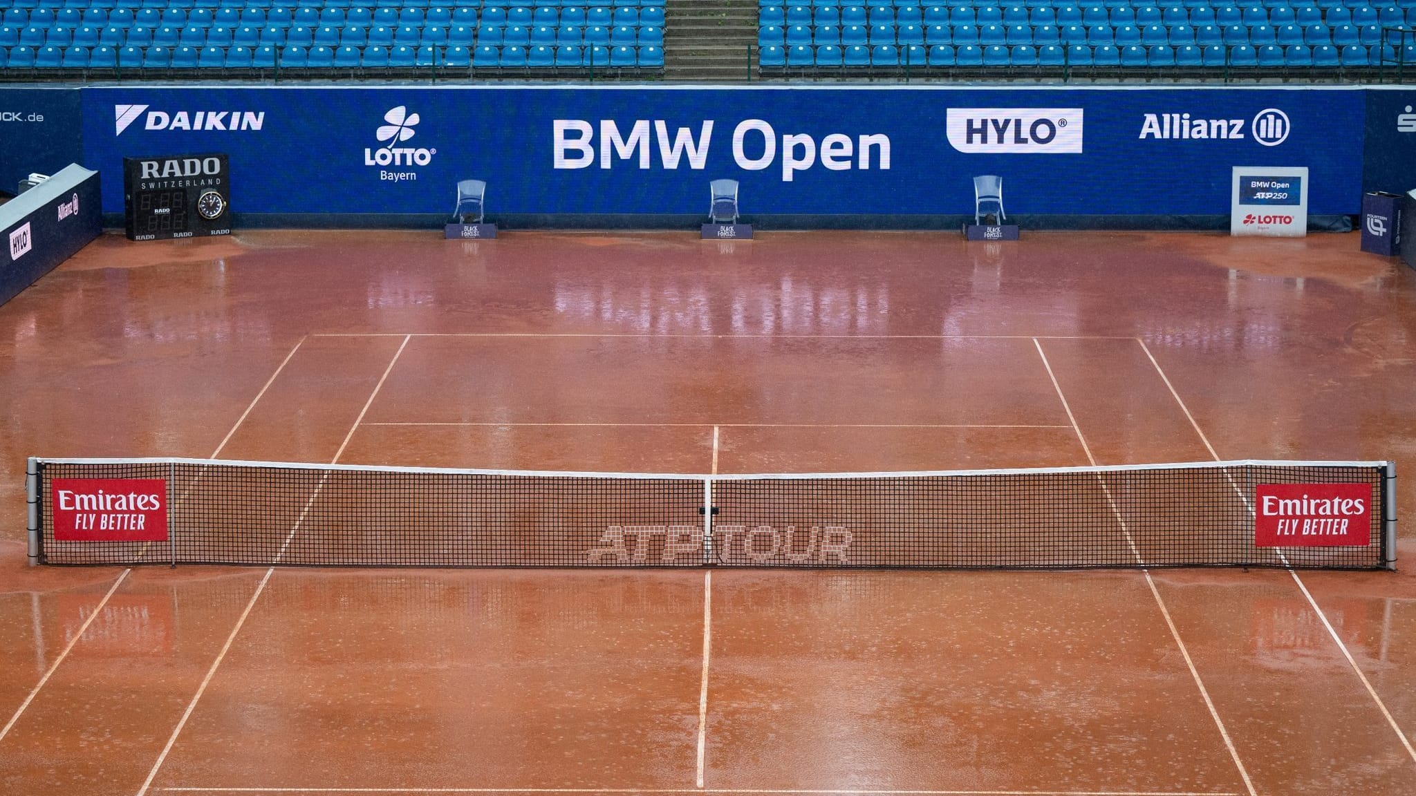 Lange Regenpause gleich zum Start des Turniers in München