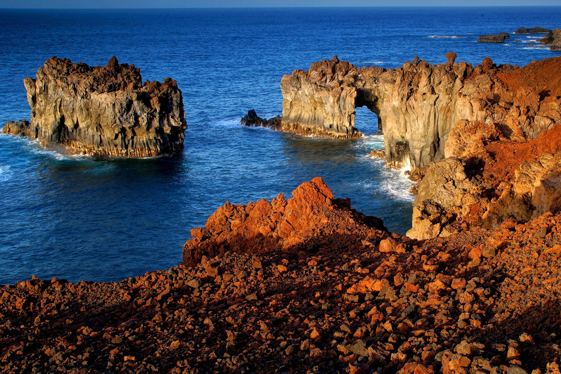 Kanarische Inseln, El Hierro (Archivbild): Vor der Küste der Insel kenterte ein Boot.