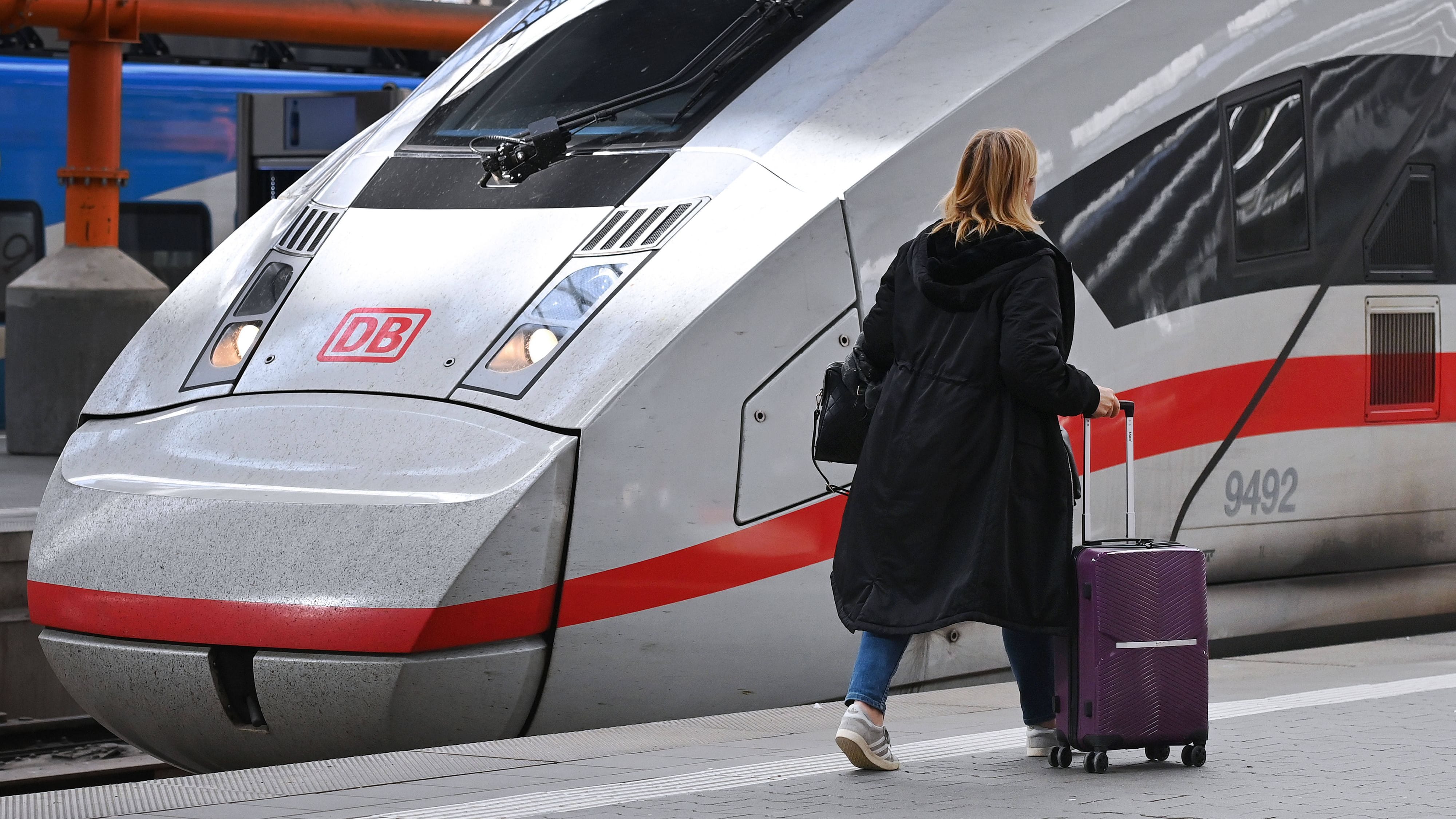 Deutsche Bahn: Sitzplatzreservierung für Fernreisen wird Pflicht