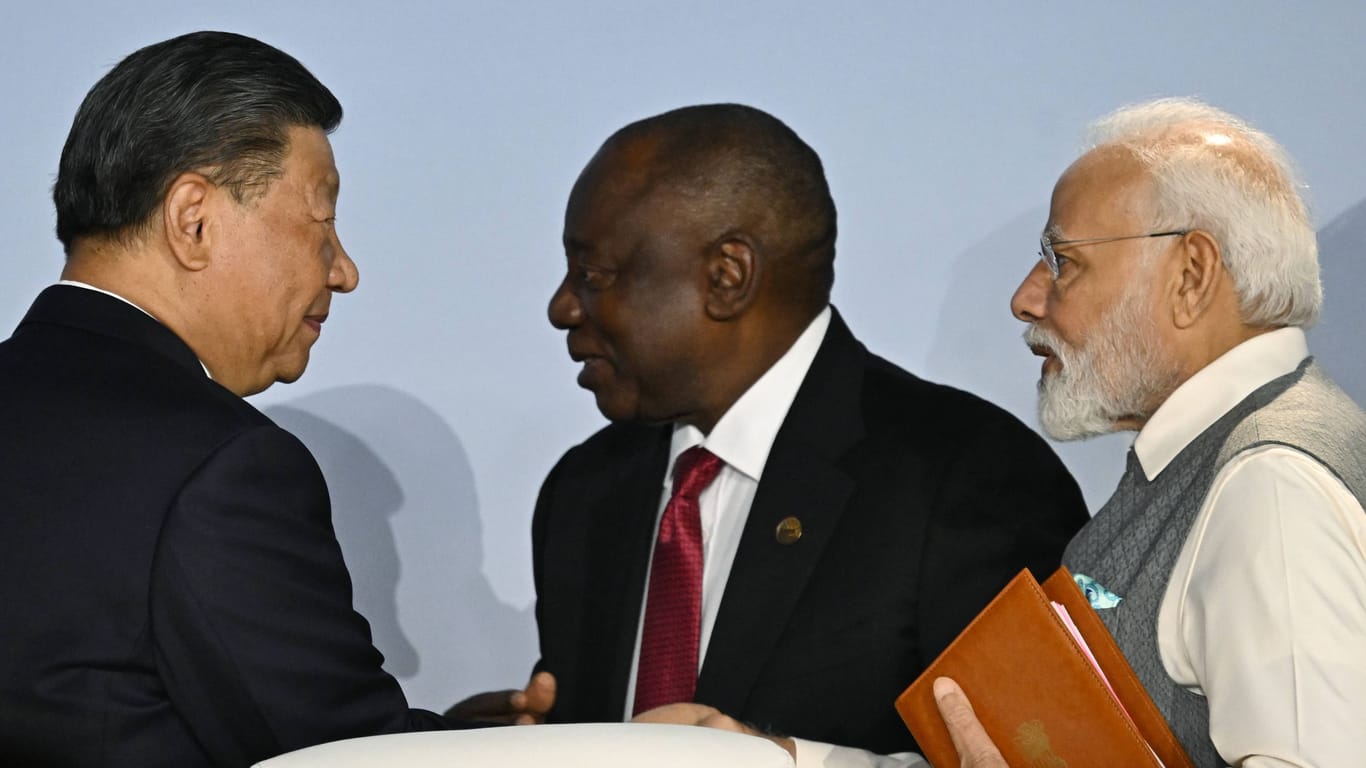 Xi Jinping (l.) und Narendra Modi (r.) (Archivbild): China und Indien haben Konflikte miteinander.
