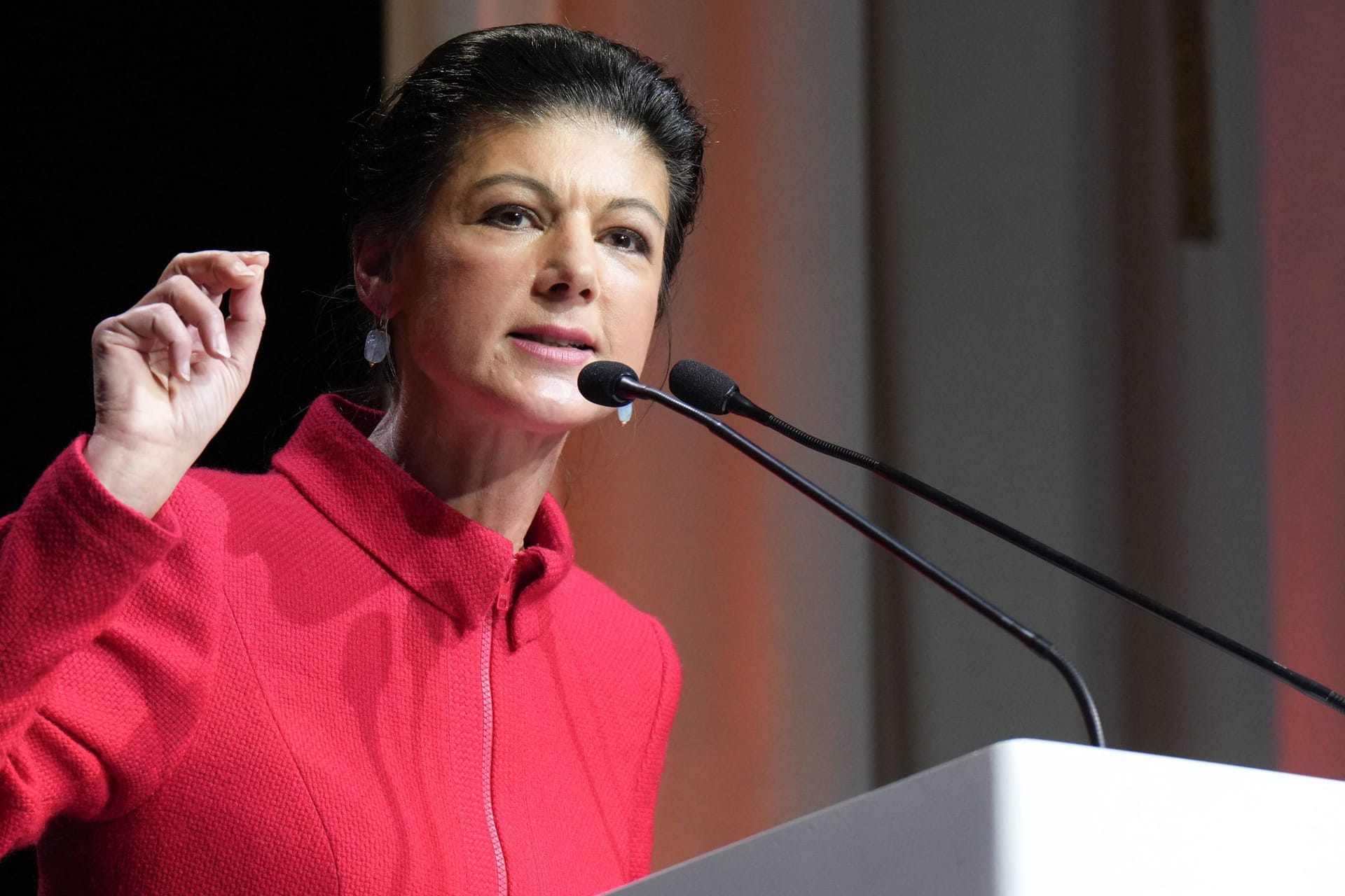 Sahra Wagenknecht (Archivbild): Wagenknecht fordert den Kanzler auf, die Vertrauensfrage zu stellen.