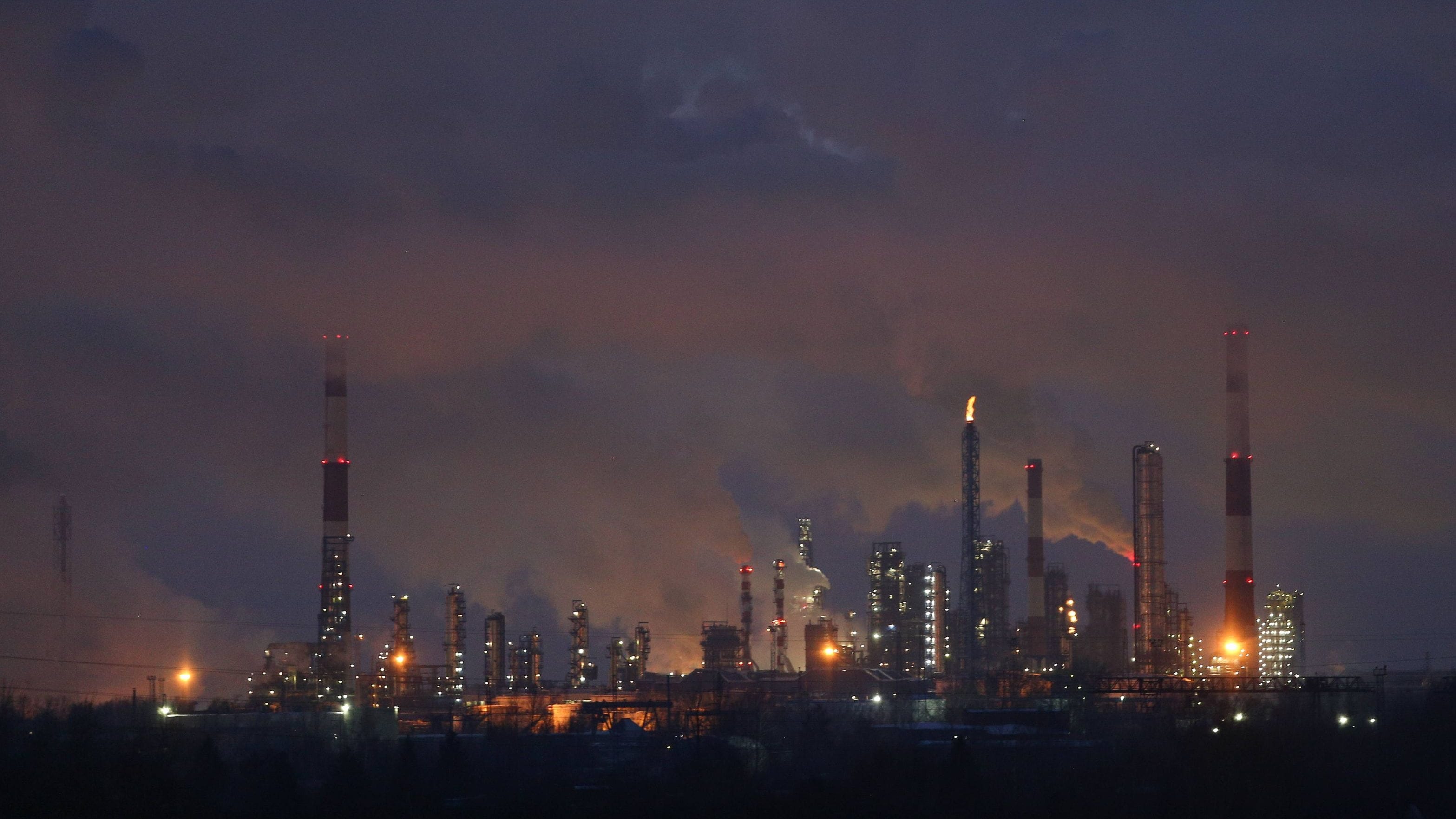Russland will nach Angriffen auf Raffinerien Standards für Benzin senken