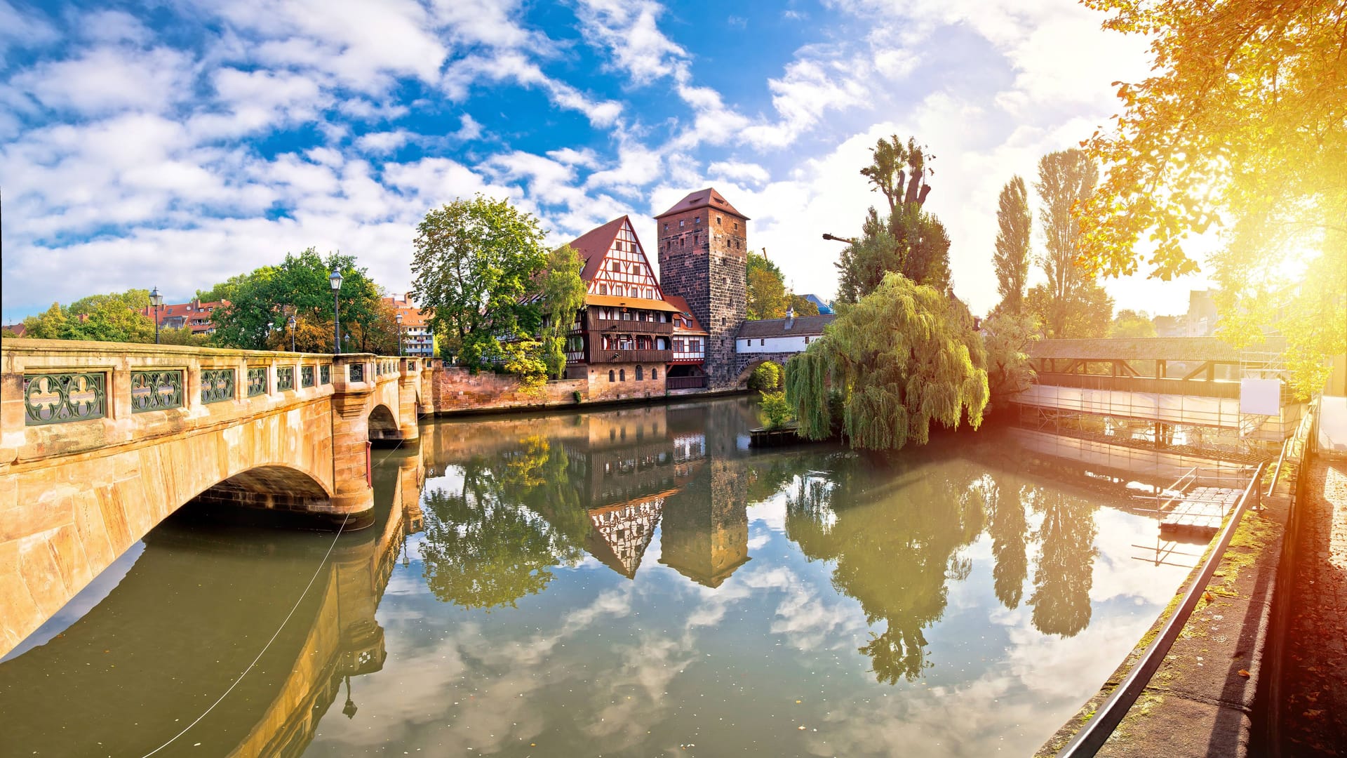 Sonnenschein über der Pegnitz (Archivbild): Das Wetter am Wochenende verspricht sommerlich zu werden.