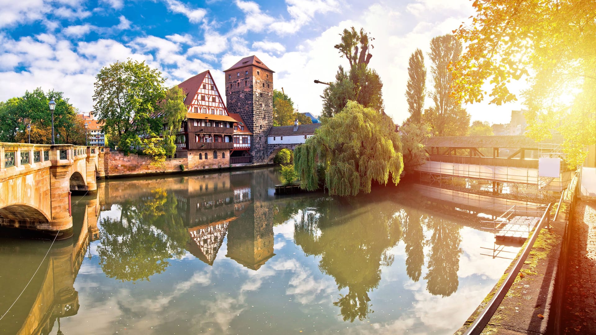 Sonnenschein über der Pegnitz (Archivbild): Das Wetter am Wochenende verspricht sommerlich zu werden.