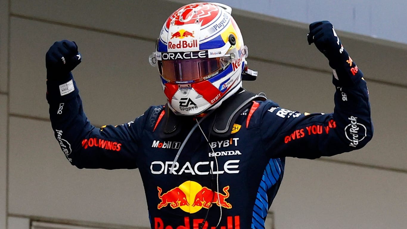 Siegerpose: Max Verstappen nach dem Großen Preis von Japan.