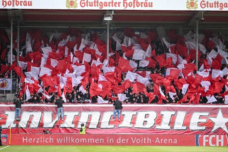 Leipziger Auswärtsblock in Heidenheim: Dort wurde am Samstag Buttersäure verteilt.