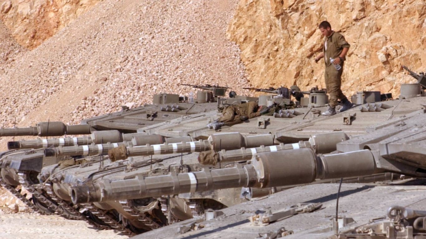 Israelische Kampfpanzer (Symbolbild): Die reine Anzahl an militärischen Gerät ist nicht alles, es kommt auch auf deren Qualität an.