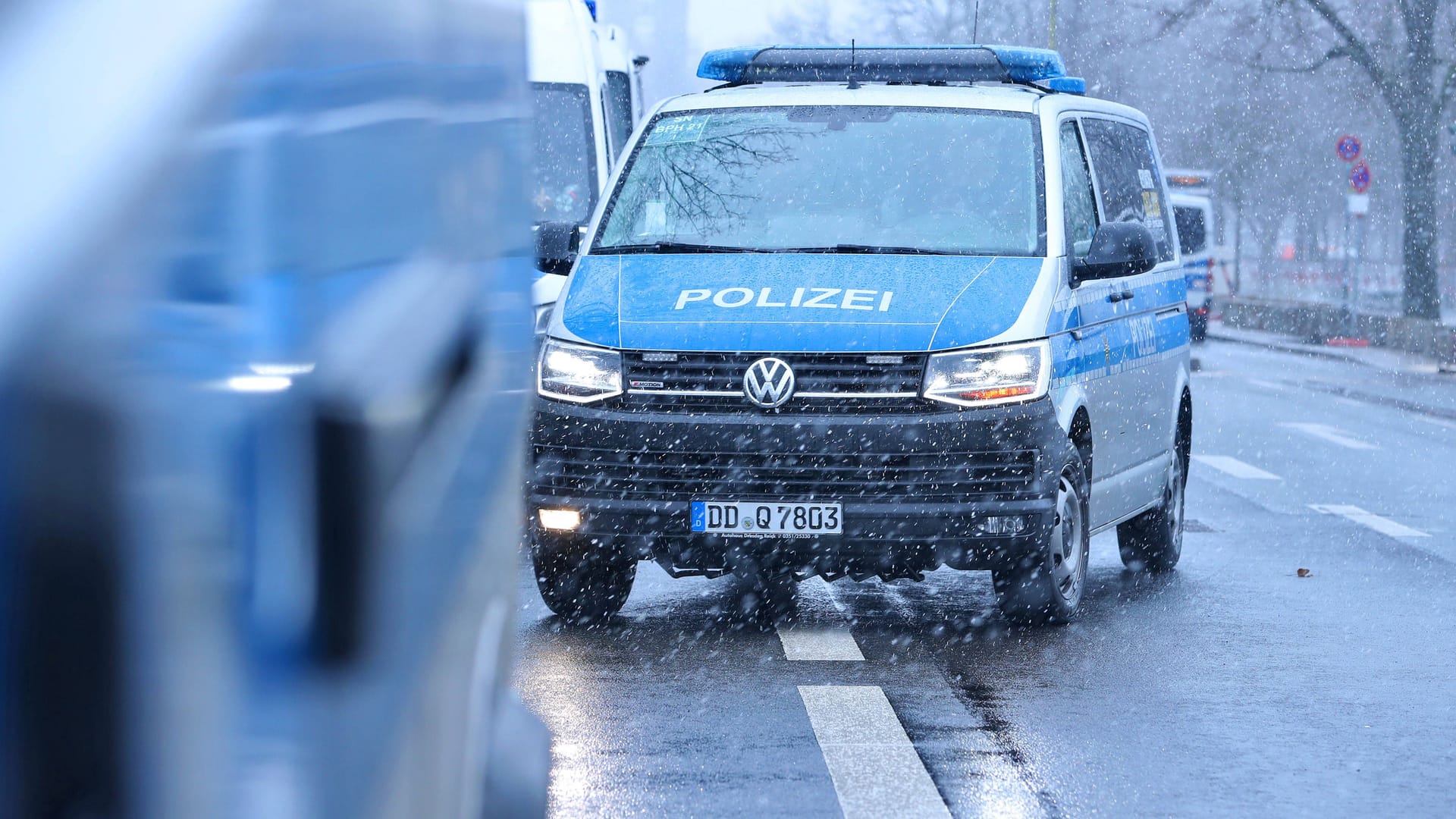 Einsatzwagen der Berliner Polizei: Die Suche nach einem Mädchen ist offenbar beendet.