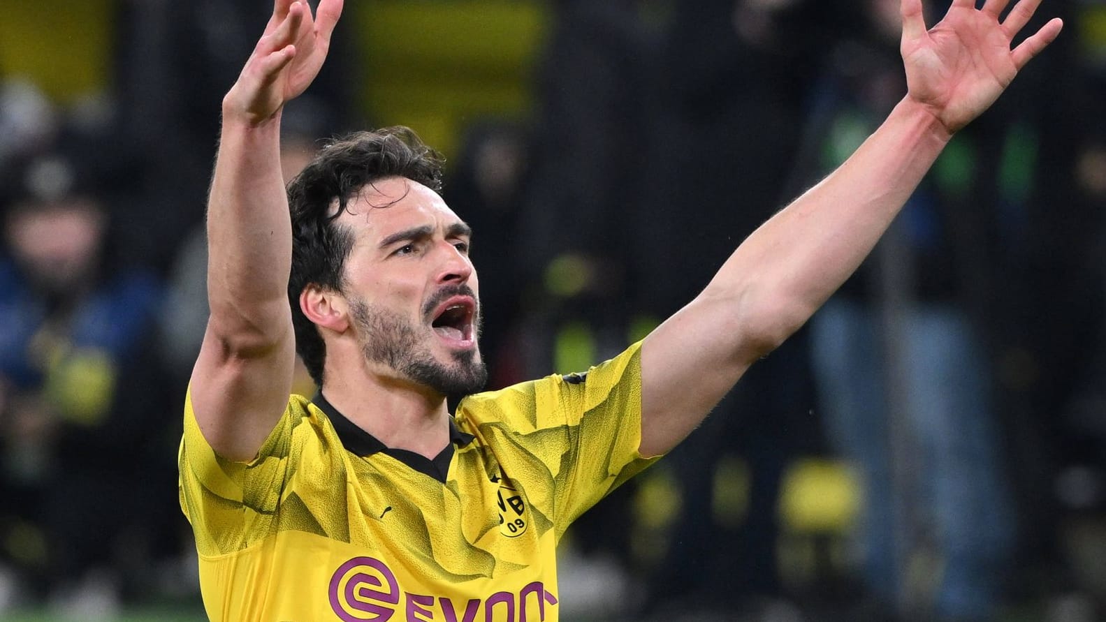 Nico Schlotterbeck (l.) und Mats Hummels: Die Innenverteidigung des BVB steht im Halbfinale der Champions League.