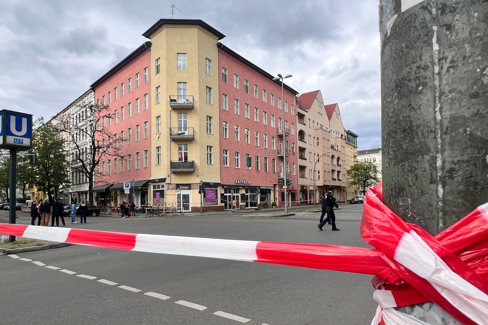 Risse an Fassade von Schöneberger Wohnhaus