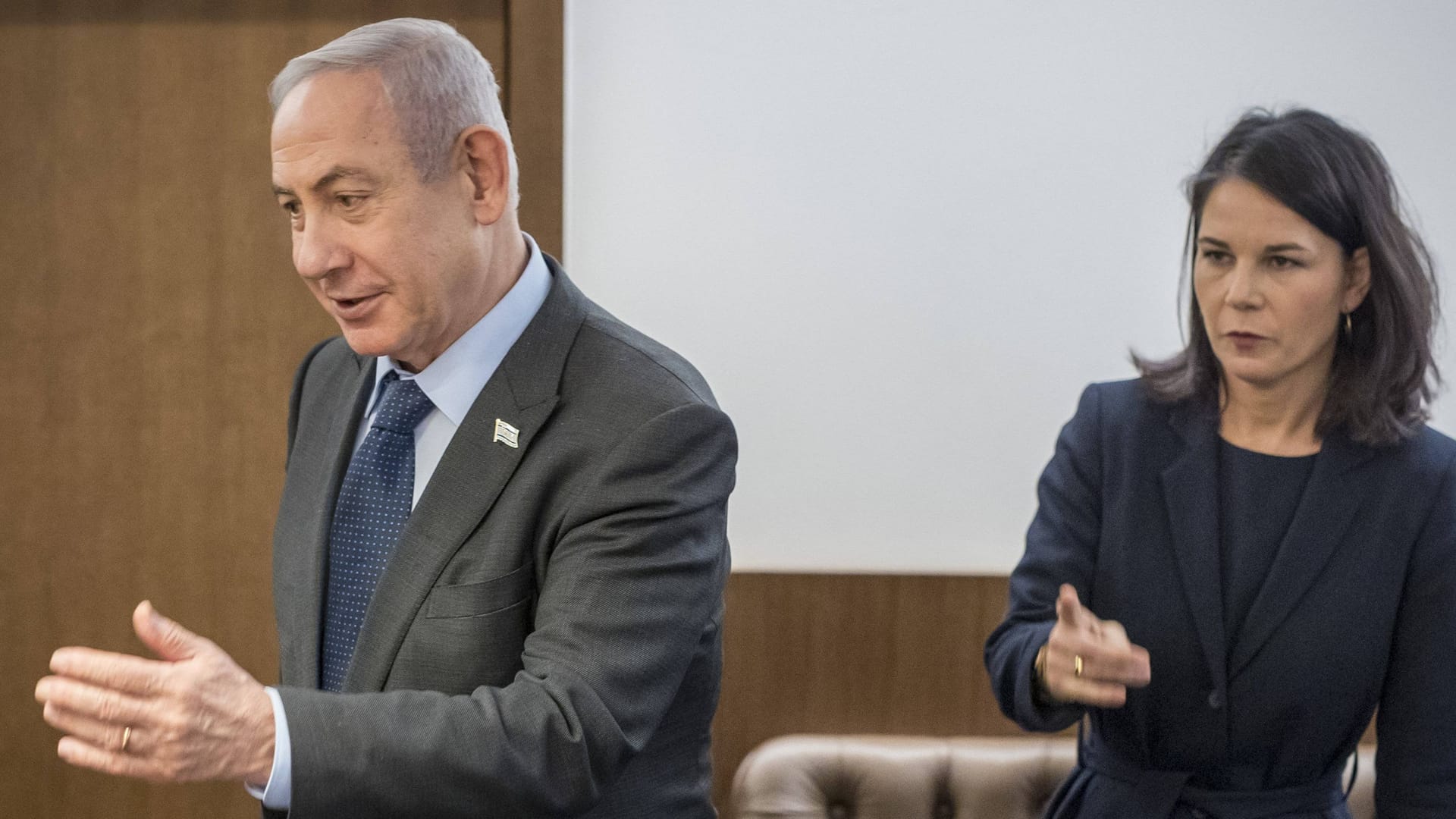 Die deutsche Außenministerin Annalena Baerbock und der israelische Ministerpräsident Benjamin Netanjahu: Das Auswärtige Amt dementiert Medienberichte über einen Streit.