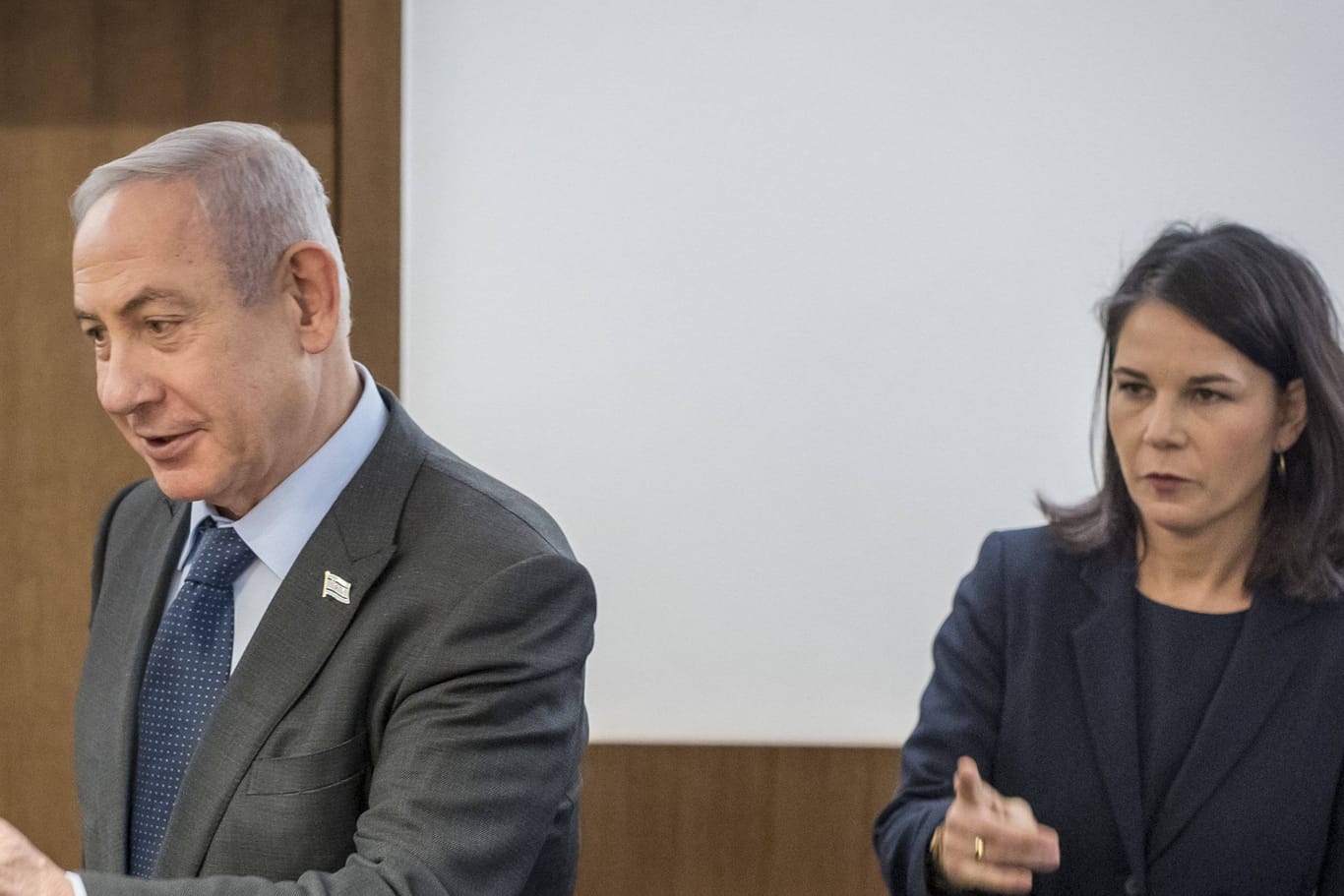 Die deutsche Außenministerin Annalena Baerbock und der israelische Ministerpräsident Benjamin Netanjahu: Das Auswärtige Amt dementiert Medienberichte über einen Streit.