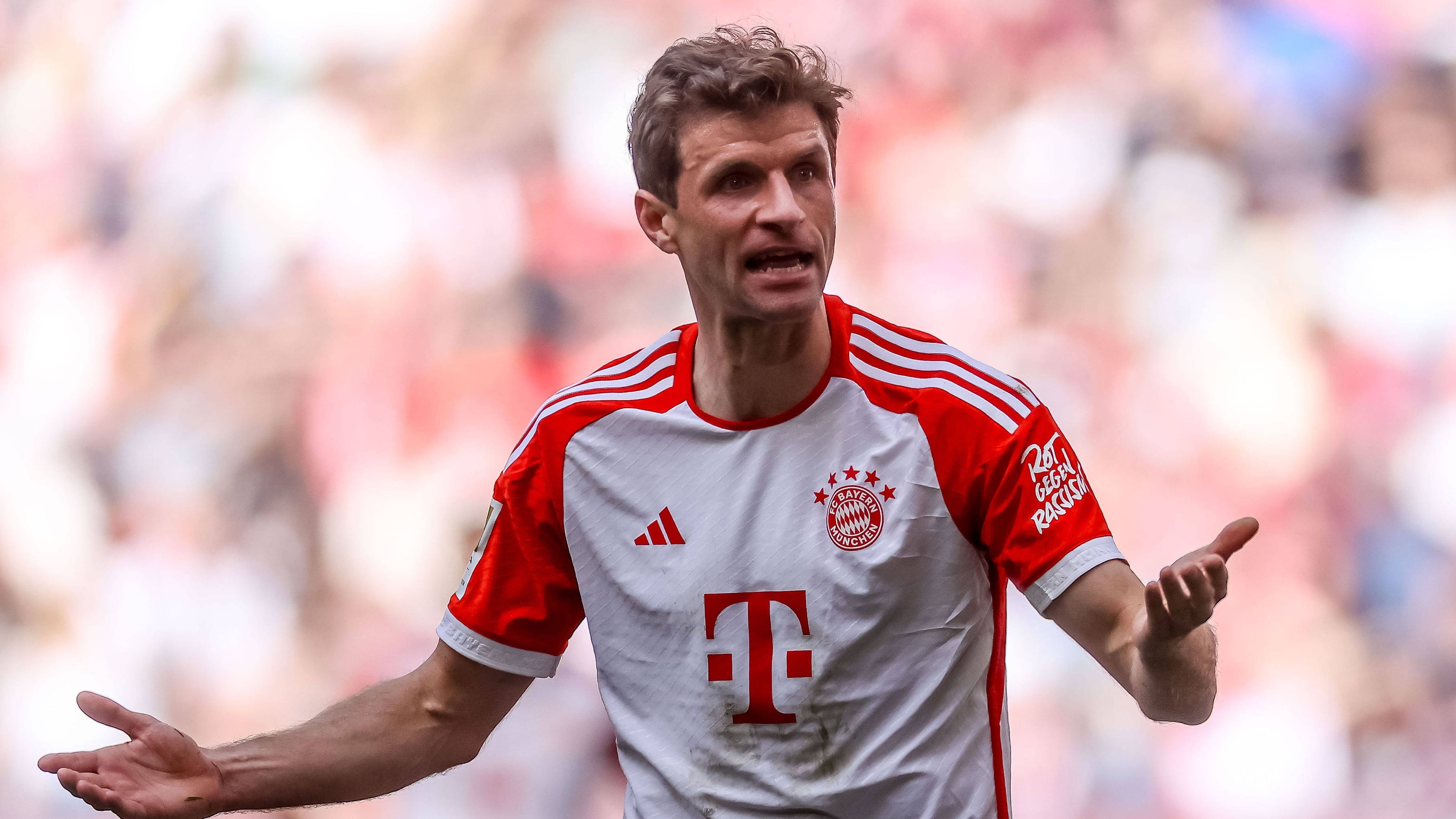 FC Bayern: Thomas Müller imitiert Kahn – 
