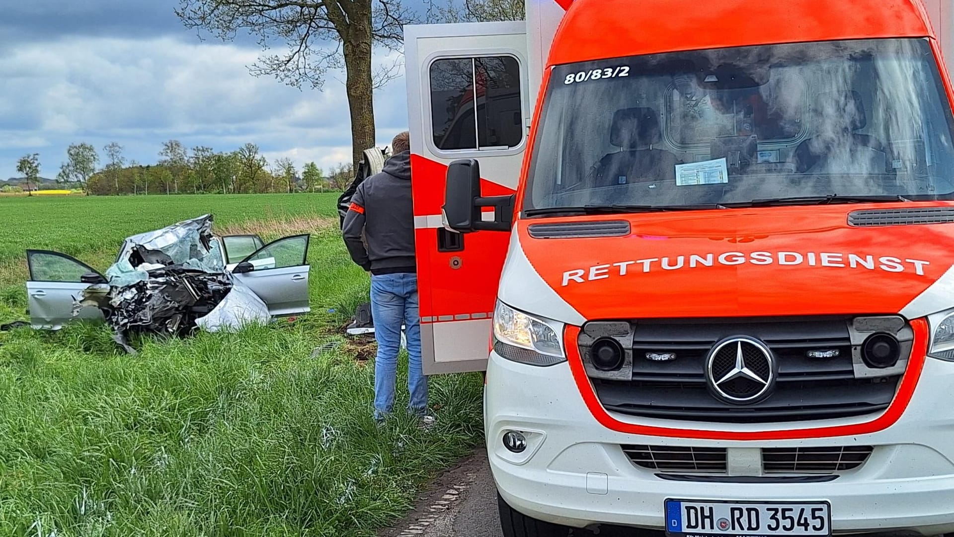 Das Auto wurde völlig zerstört.