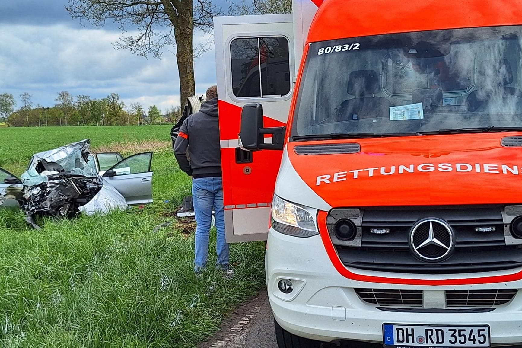 Das Auto wurde völlig zerstört.