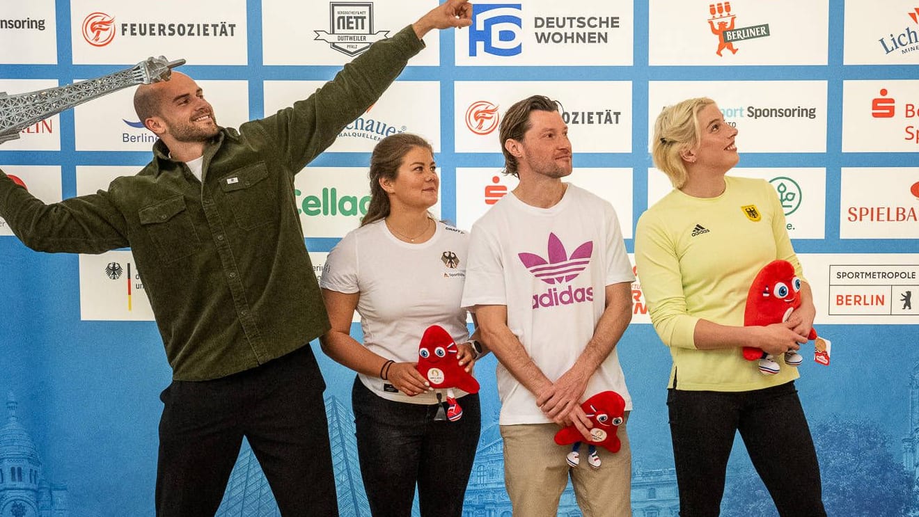 Julian Weber, Felicia Laberer, Martin Zwicker und Angelina Köhler (v.l.n.r.): Die deutschen Atleten 100 Tage vor Olympia in der Französischen Botschaft.