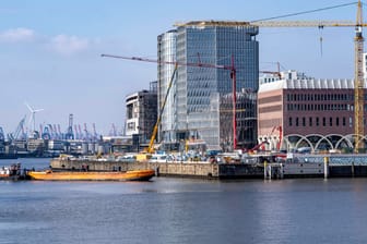 Bauarbeiten am Westfield Hamburg-Überseequartier (Archivbild): Das XXL-Einkaufscenter hat seine Eröffnung kurzfristig abgesagt.