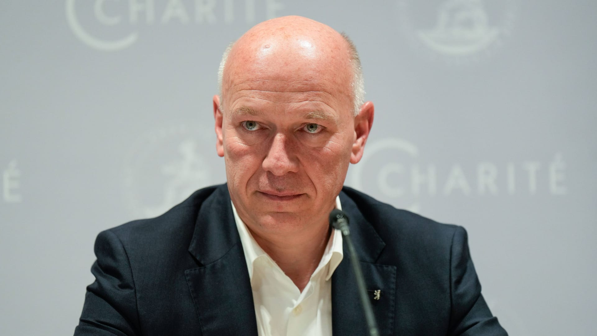 Kai Wegner bei einer Kabinettssitzung (Archivfoto): Auch sein schwarz-rotes Bündnis hat deutlich an Zustimmung verloren. Kai Wegner bei einer Kabinettssitzung (Archivfoto): Auch sein schwarz-rotes Bündnis hat deutlich an Zustimmung verloren.