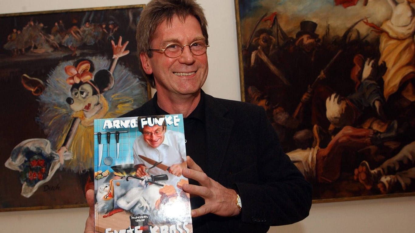 Arno Funke präsentiert sein Werk 2004 bei "Eulenspiegel".