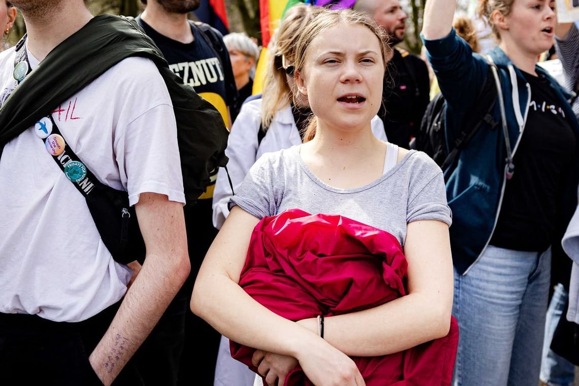 Den Haag: Greta Thunberg protestiert in der Nähe des niederländischen Parlaments.