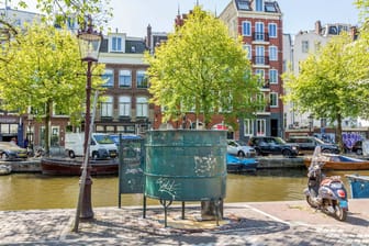 Pissoirs gibt es in Amsterdam viele (Archivbild): Nun soll es auch für Frauen mehr öffentliche Toiletten geben.