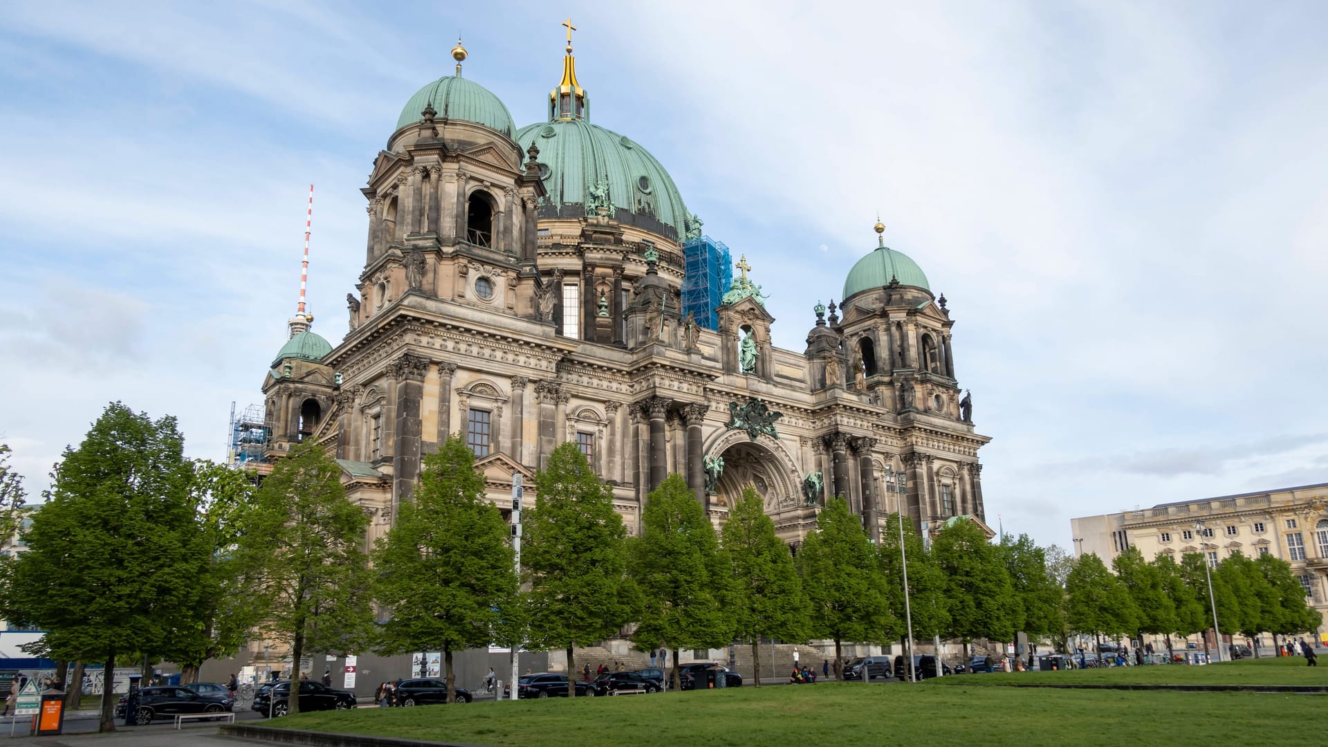 Berliner Dom, Lustgarten, Querformat, am 19.04.2024 in Berlin Mitte Alte Nationalgalerie etc - Berlin