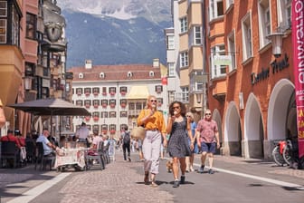 Von allem etwas: Eine Reise in die Region Innsbruck vereint geschichtsträchtiges und zugleich modernes Stadtleben mit imposanter Berglandschaft, Kultur und Kulinarik.