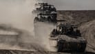 Israelische Panzer rollen durch den Gazastreifen. Ein Angriff auf Rafah könnte bevorstehen.