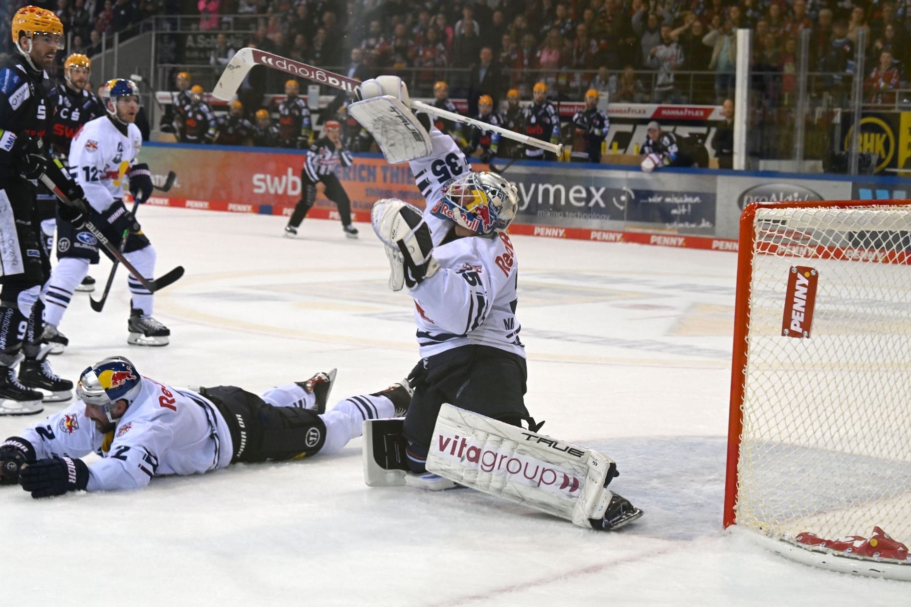 Pinguins Bremerhaven - EHC Red Bull München