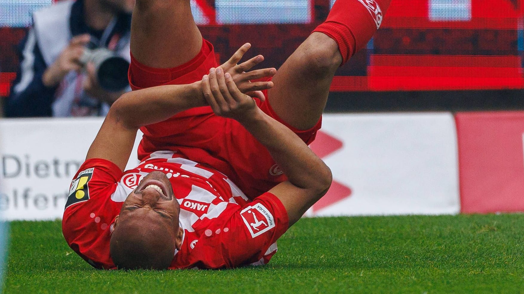 Bundesliga: Mainz-Stürmer Onisiwo fällt mit Finger-Brüchen vorerst aus