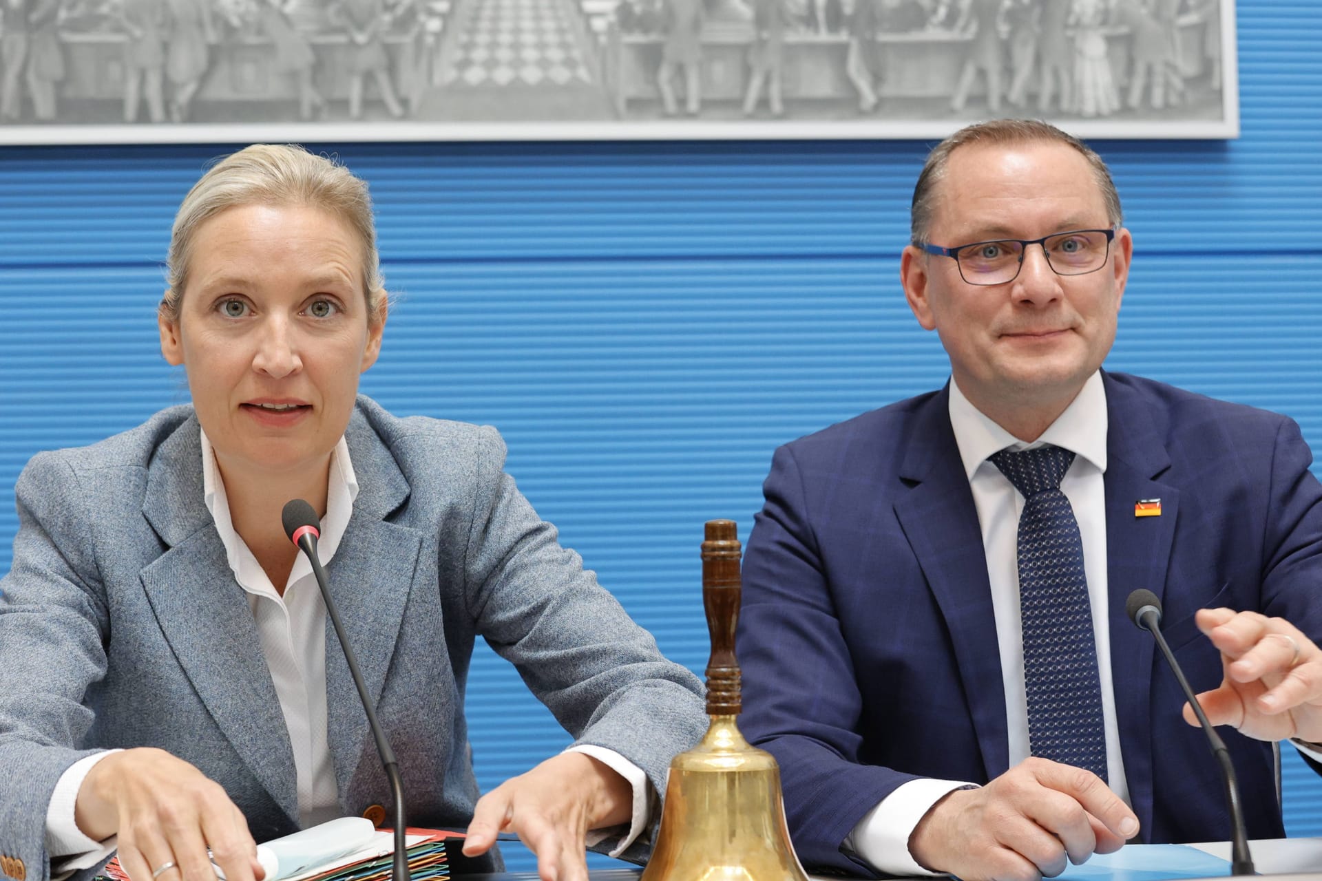 Die AfD-Vorsitzenden Tino Chrupalla und Alice Weidel: Die Partei will sich gegen die Einstufung des Verfassungsschutzes wehren.